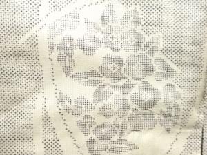 アンティーク　花模様織出し本場白大島紬着物（5マルキ）